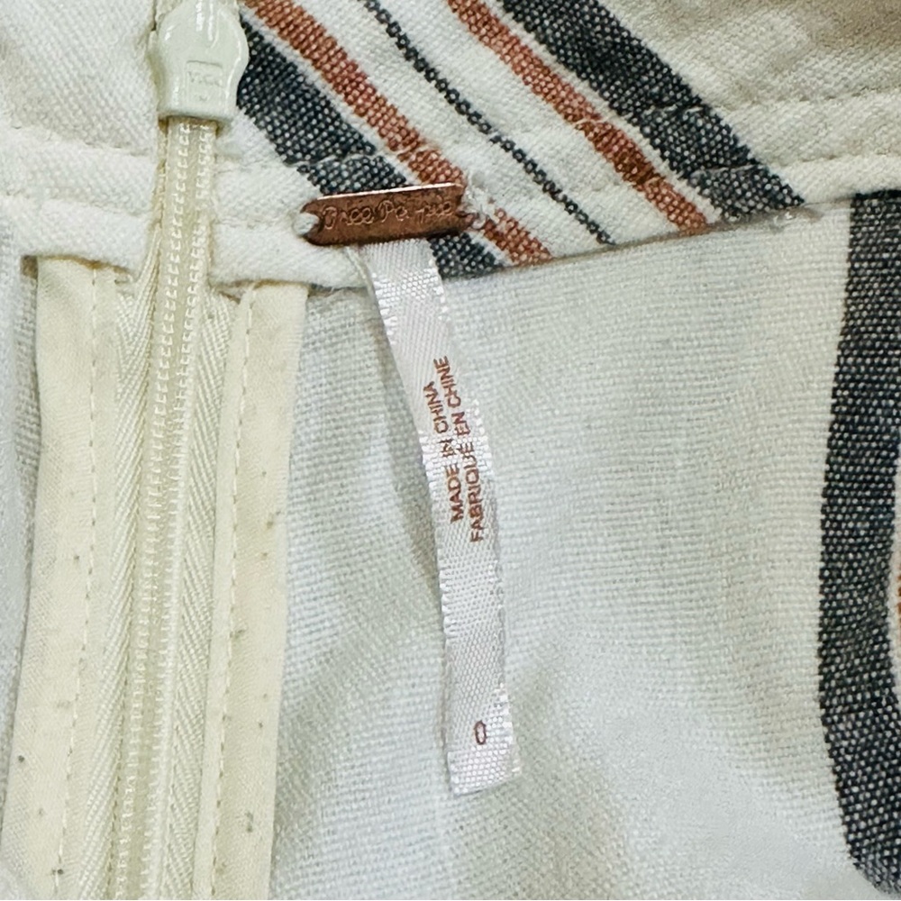 Free People striped linen and cotton blend open back jumpsuit, size 0, fits 6-8 - Picture 7 of 10